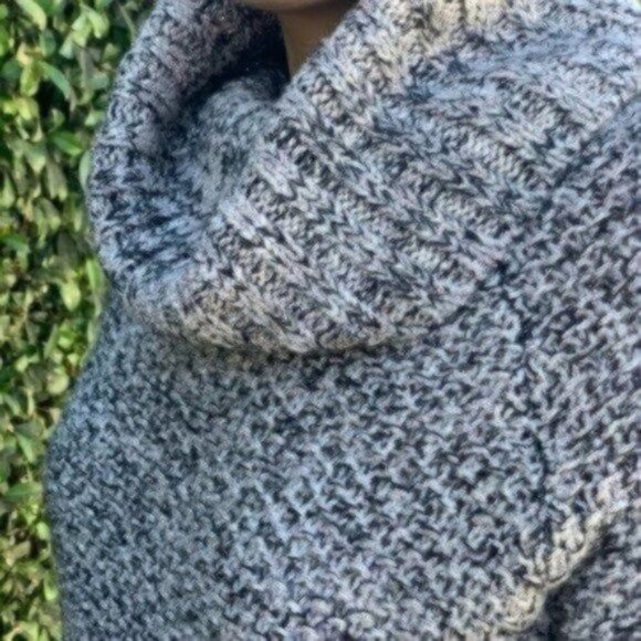 New! Volcom Metallic Knit Cowl Gray Sweater - Picture 4 of 6